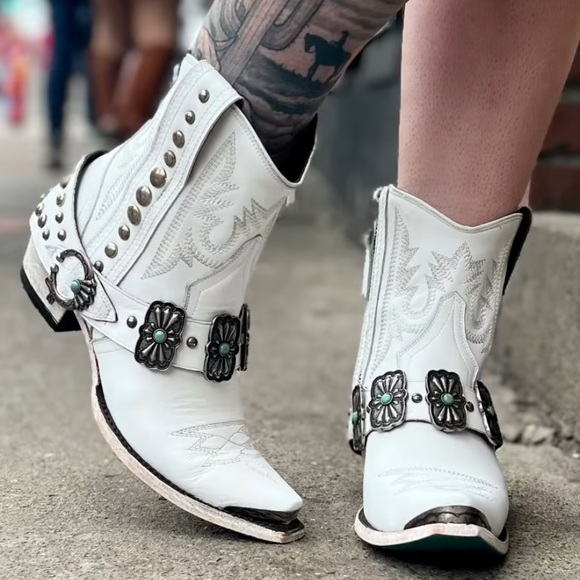 Lane Silver Mesa Bootie - white - Picture 2 of 10